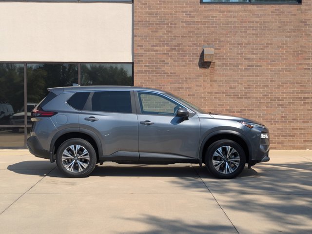 2023 Nissan Rogue SV photo 4