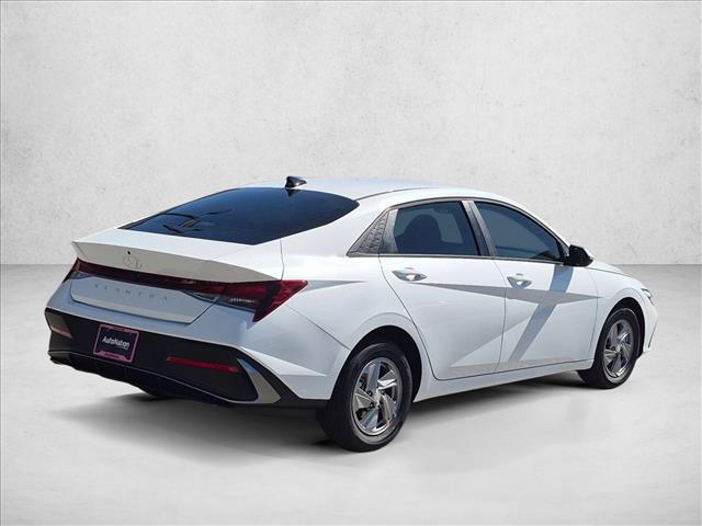 New 2026 Hyundai Elantra SE Sedan