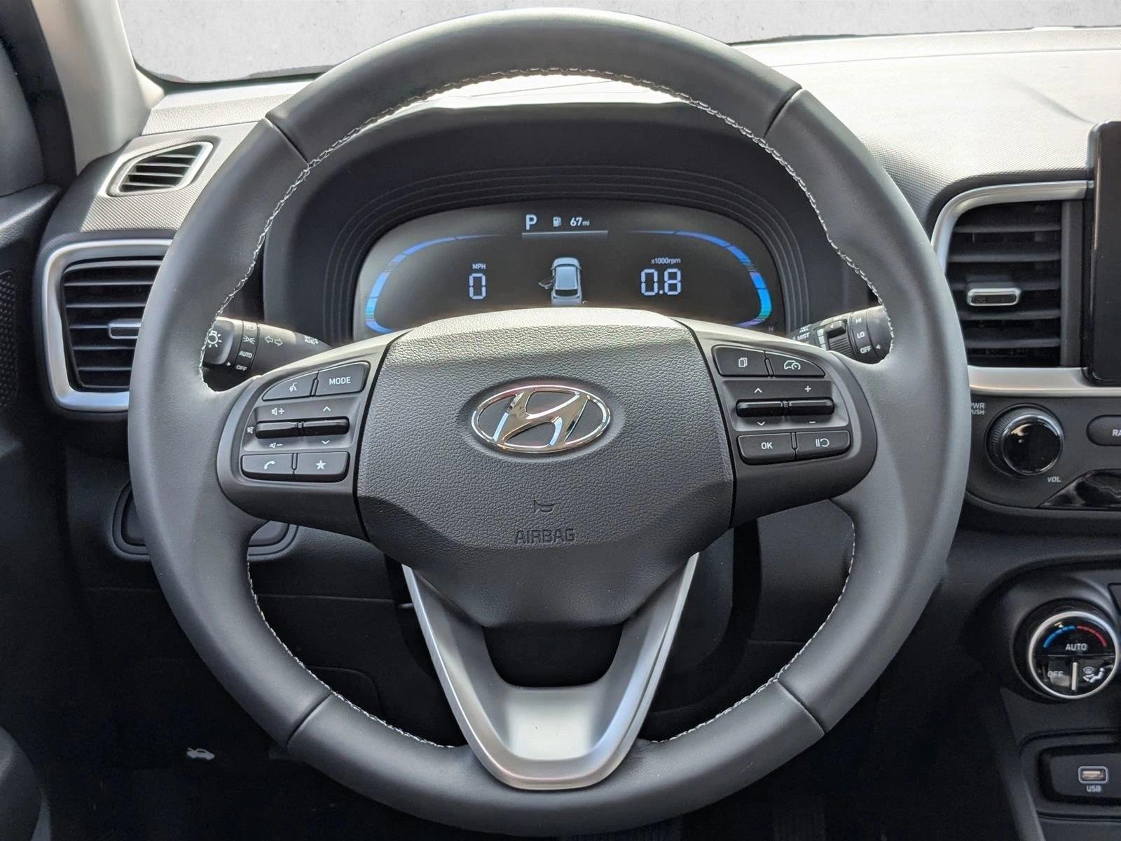 2025 Hyundai Venue SEL - Photo 12
