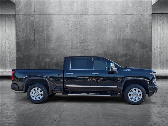 2024 Chevrolet Silverado 2500HD High Country photo 3