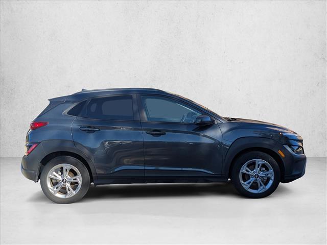 2022 Hyundai Kona SEL photo 4