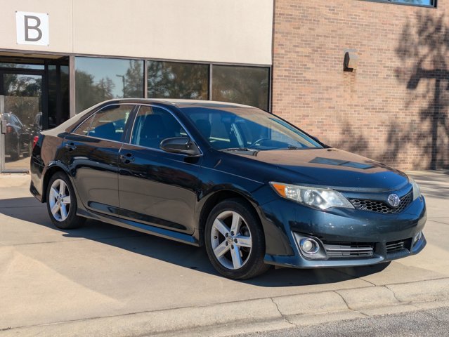 2012 Toyota Camry SE photo 3
