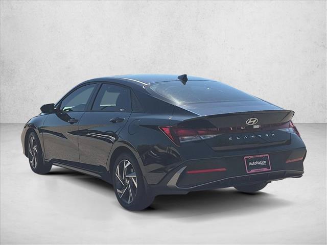 2025 Hyundai Elantra SEL - Photo 9