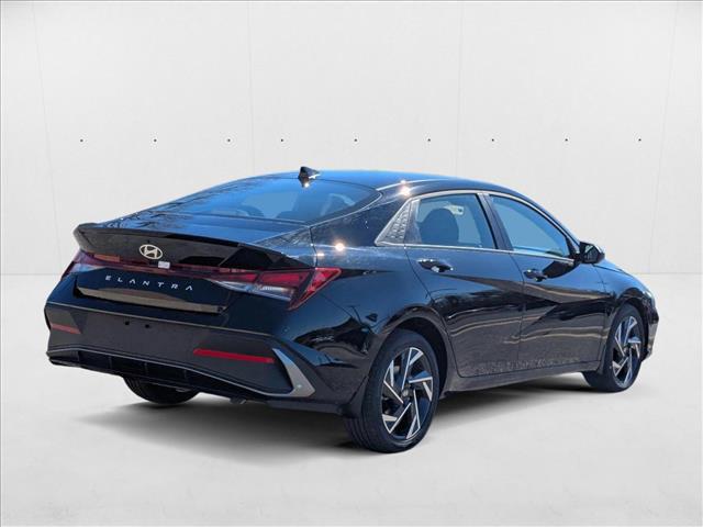 2025 Hyundai Elantra SEL Sport photo 2
