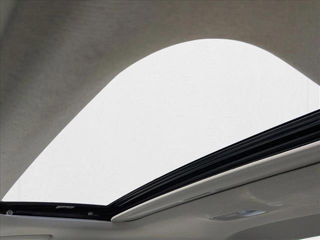 2025 Hyundai Elantra Limited - Photo 17