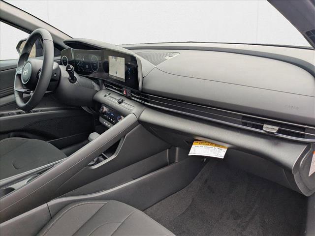 2025 Hyundai Elantra Blue - Photo 23