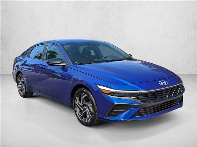 2025 Hyundai Elantra SEL Sport photo 3