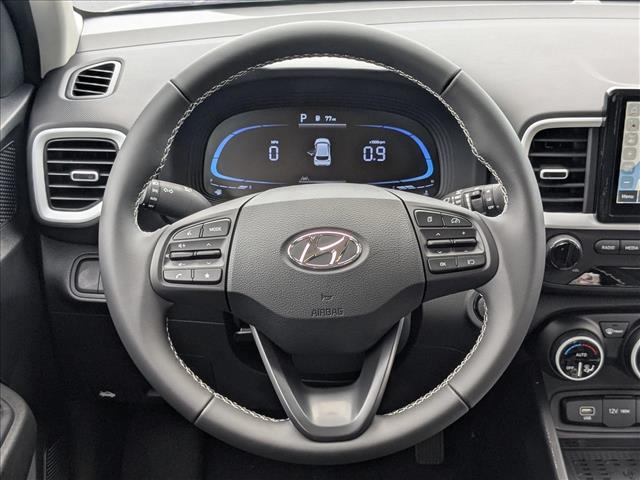 2025 Hyundai Venue Limited - Photo 12