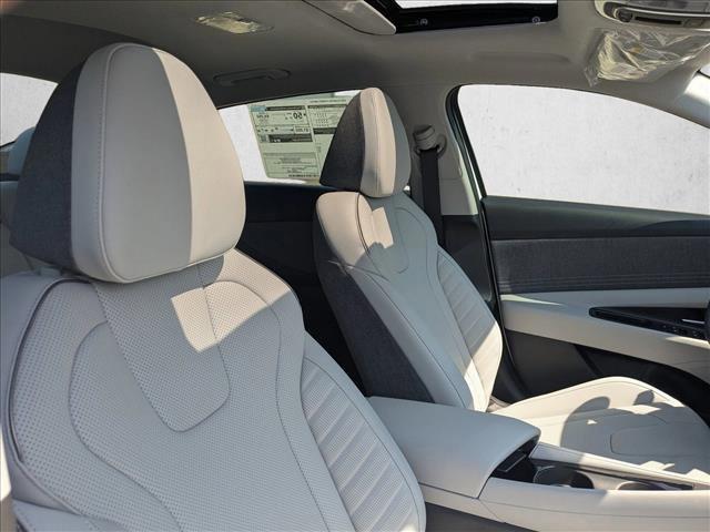 2025 Hyundai Elantra Limited - Photo 23