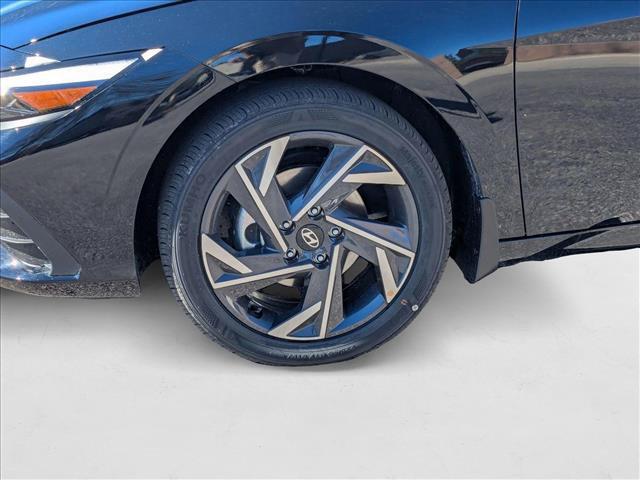 2025 Hyundai Elantra SEL - Photo 9
