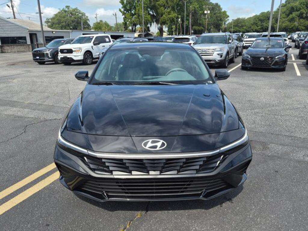 New 2026 Hyundai Elantra SE Sedan