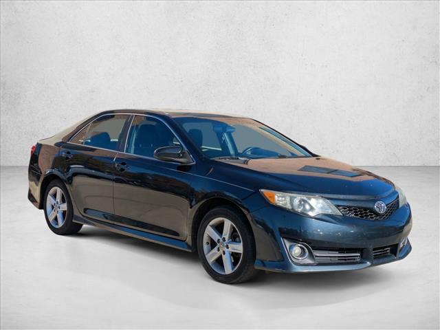 2012 Toyota Camry SE photo 3
