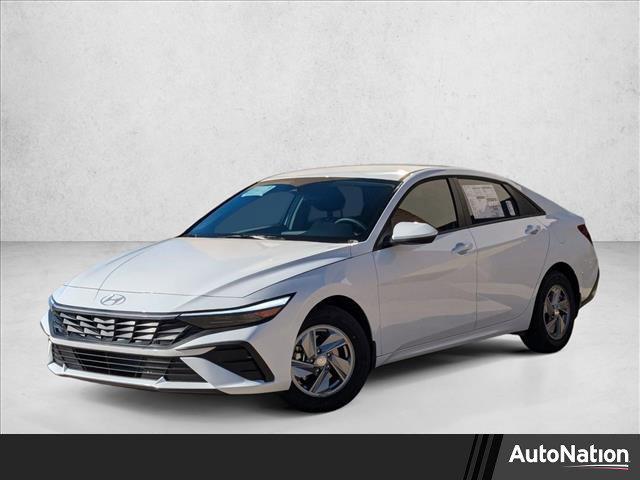 2026 Hyundai Elantra SE's photo