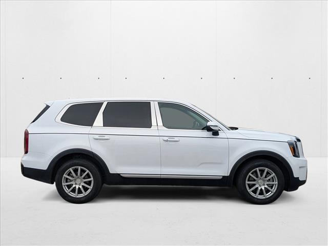 2024 Kia Telluride LX photo 4
