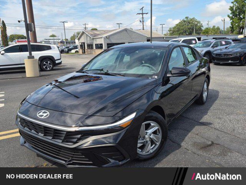 New 2026 Hyundai Elantra SE Sedan