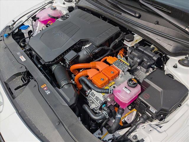 2025 Hyundai Elantra Limited - Photo 24