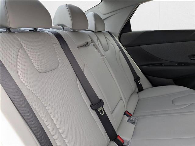 2025 Hyundai Elantra Limited - Photo 21