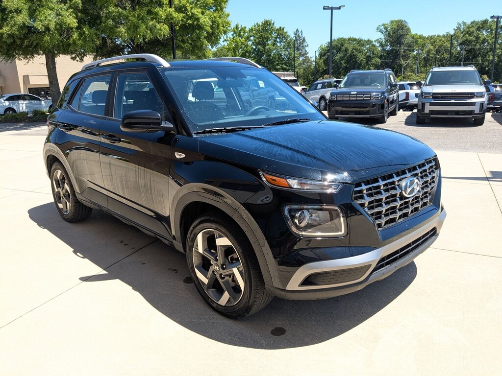Used 2023 Hyundai Venue SEL Sport Utility