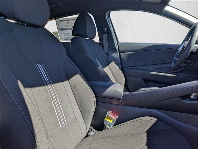 2025 Hyundai Elantra SEL - Photo 21