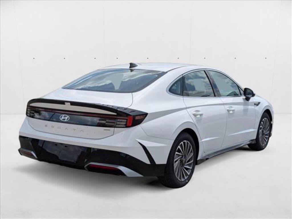 New 2025 Hyundai Sonata Hybrid SEL Sedan