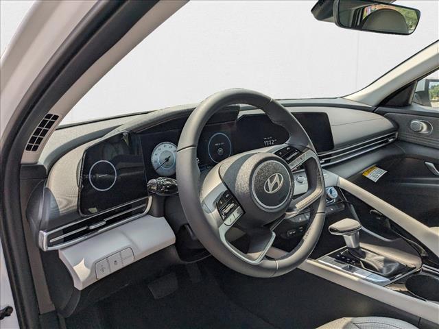 2024 Hyundai Elantra Limited photo 3