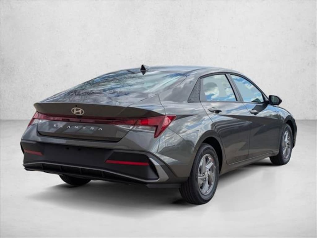 New 2026 Hyundai Elantra SE Sedan