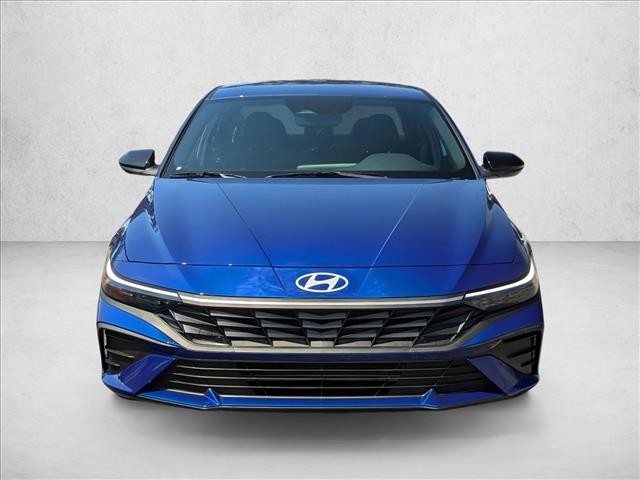 2025 Hyundai Elantra SEL Sport photo 2