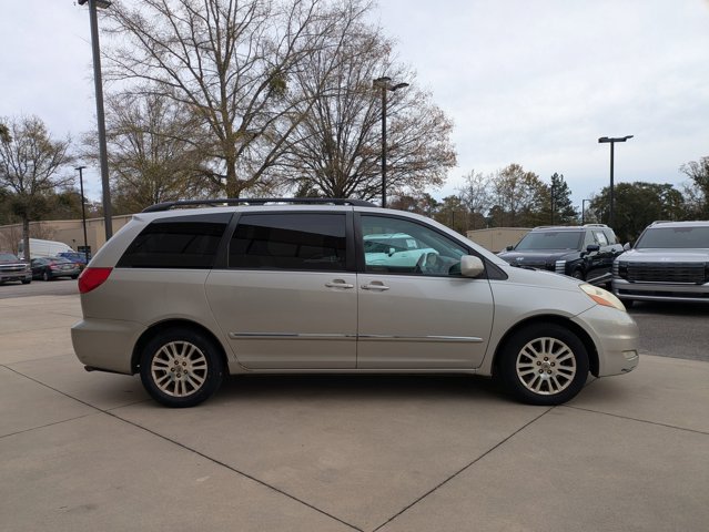 2008 Toyota Sienna XLE Limited photo 3