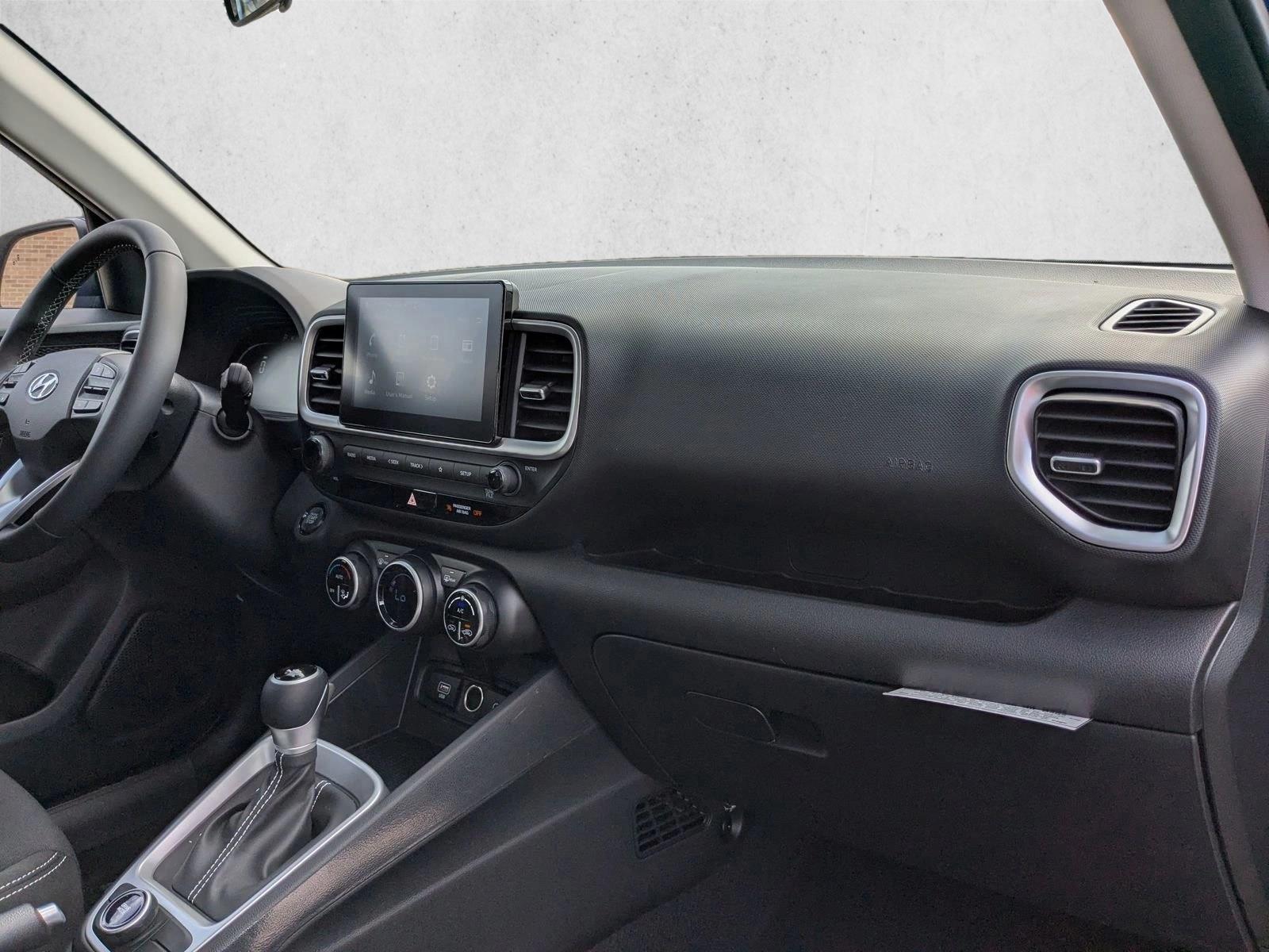 2025 Hyundai Venue SEL - Photo 23