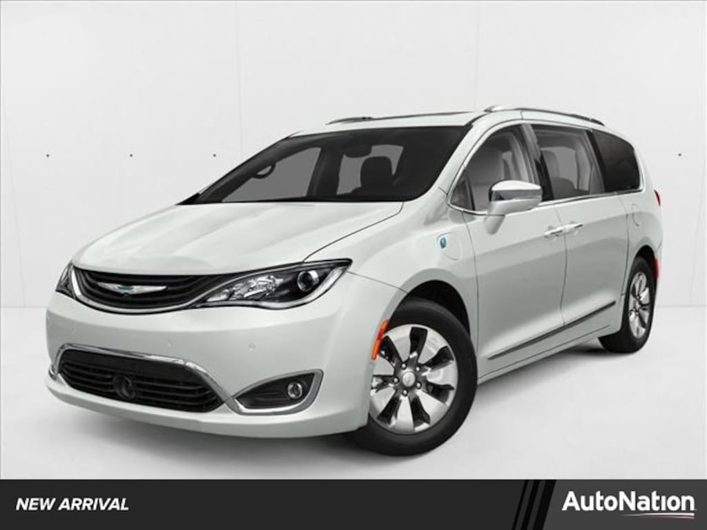 Used 2018 Chrysler Pacifica Hybrid Limited Mini-van Passenger