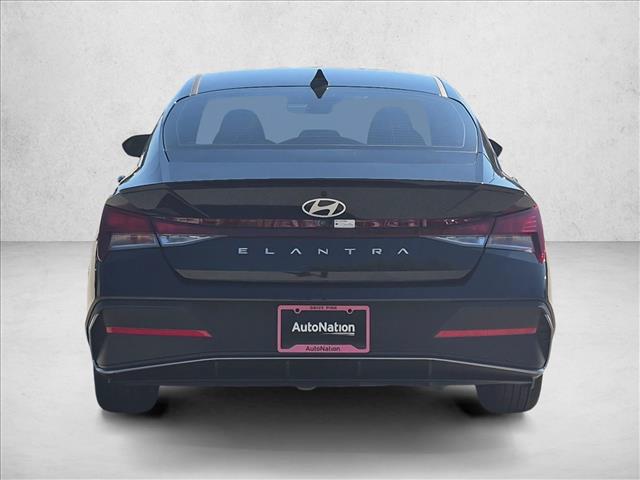 2025 Hyundai Elantra SEL - Photo 8
