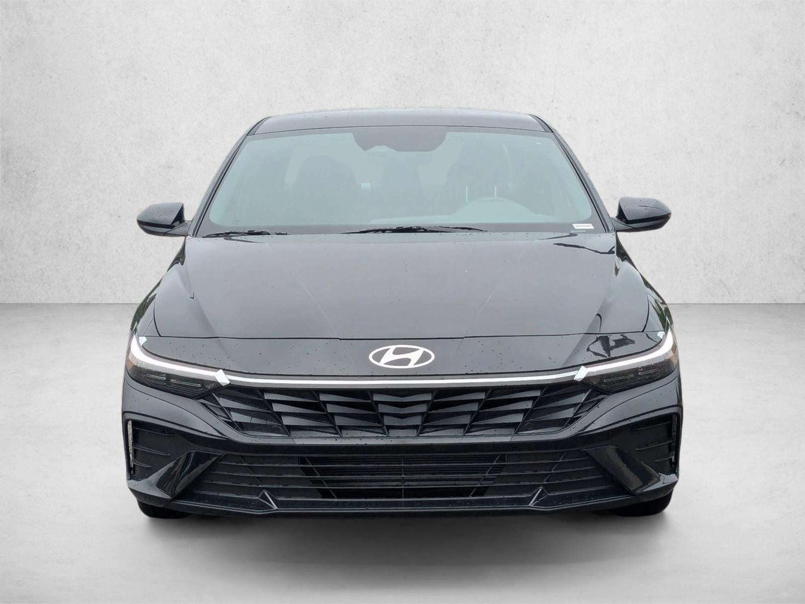 2025 Hyundai Elantra SEL - Photo 6