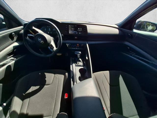 2025 Hyundai Elantra SEL - Photo 14