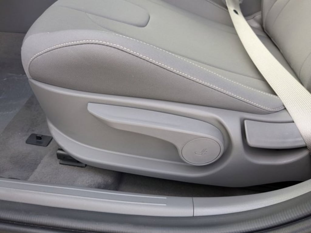 Used 2025 Hyundai Elantra SEL Sport 4dr Car