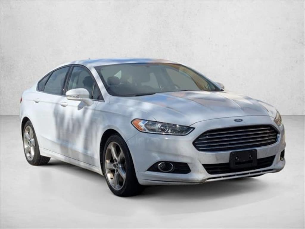 Used 2015 Ford Fusion SE 4dr Car