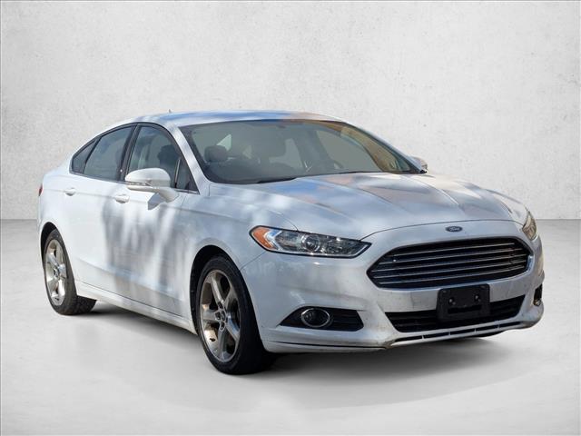 2015 Ford Fusion SE photo 3