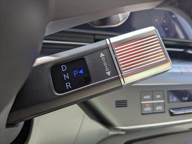 2025 Hyundai Kona SEL Convenience - Photo 16