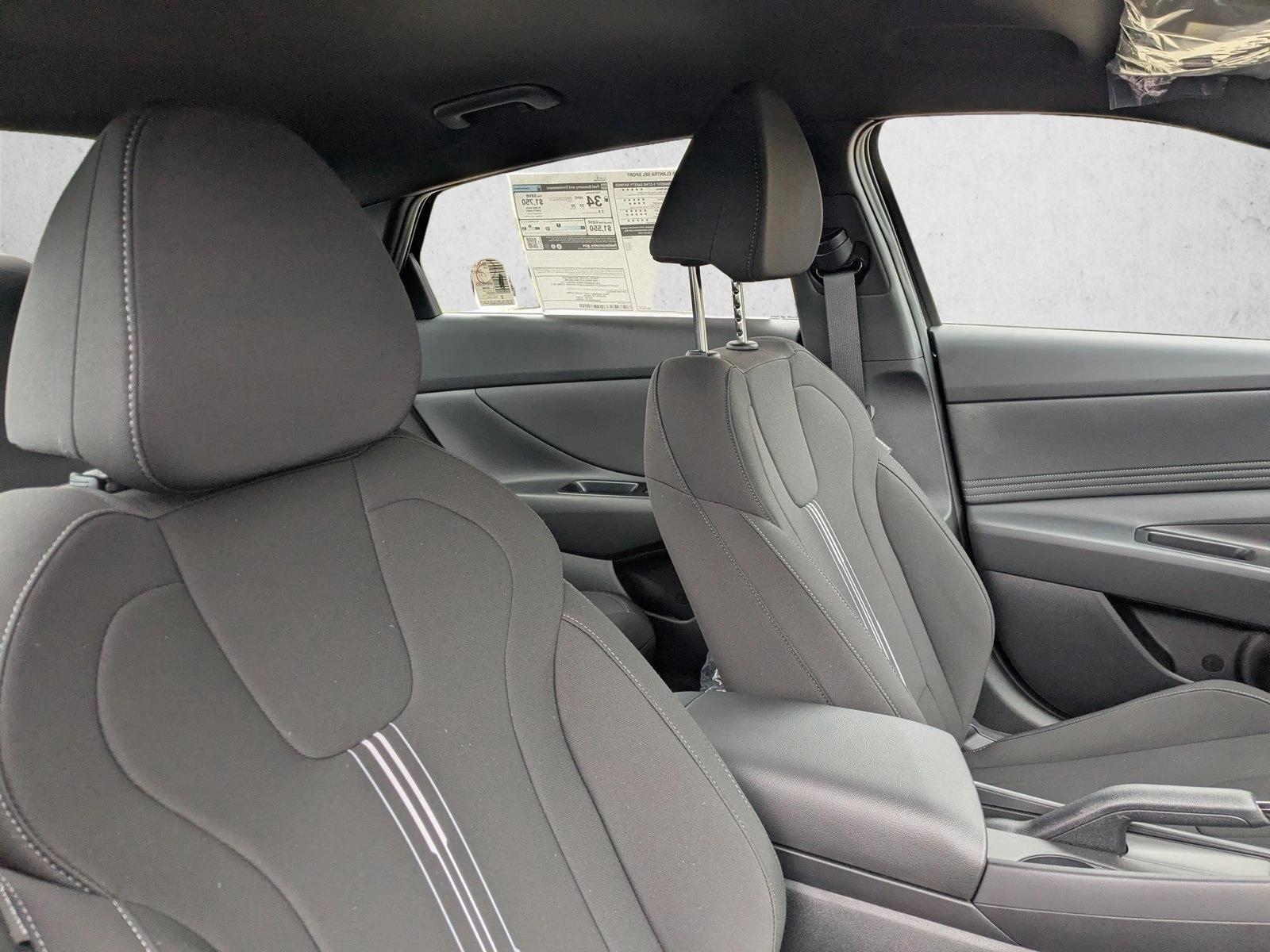 2025 Hyundai Elantra SEL - Photo 20