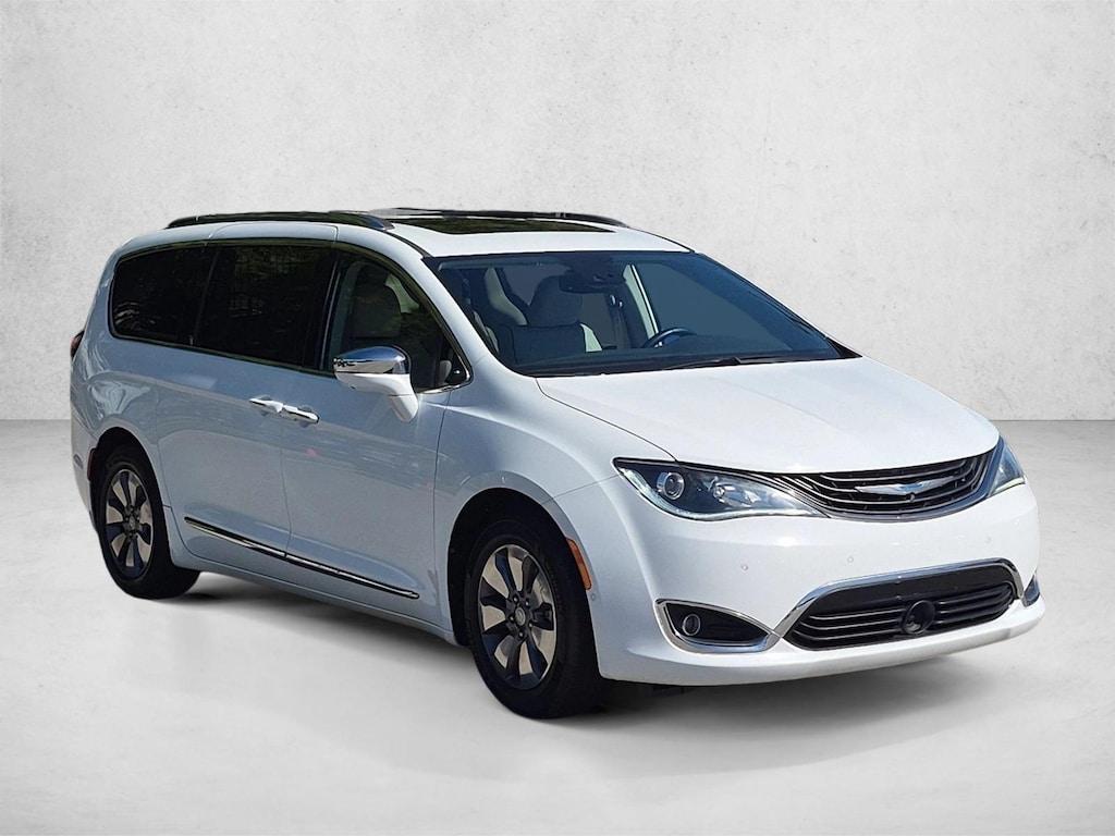 Used 2018 Chrysler Pacifica Hybrid Limited Mini-van Passenger