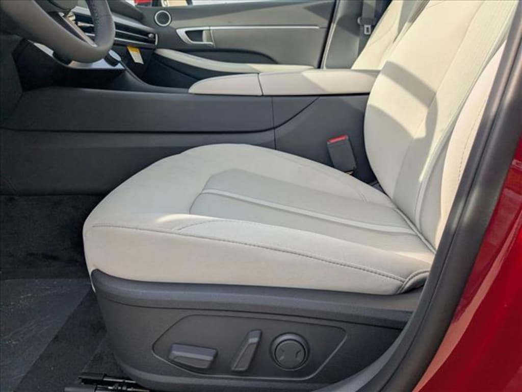 Used 2026 Hyundai Sonata SEL Sport 4dr Car