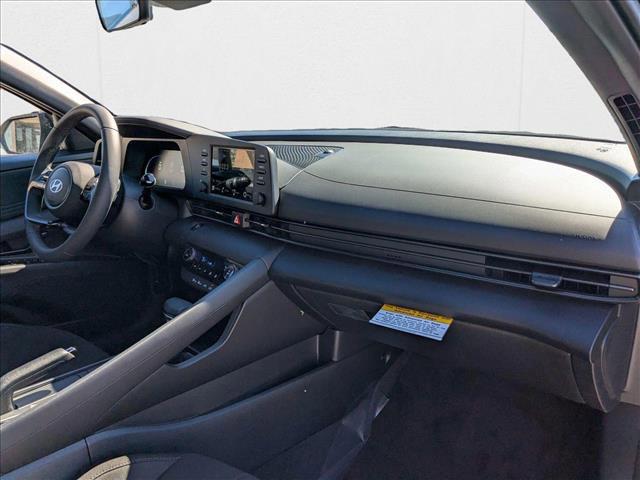 2025 Hyundai Elantra SEL - Photo 22