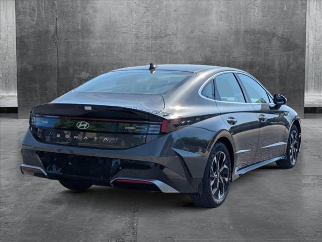 2025 Hyundai Sonata SEL photo 2