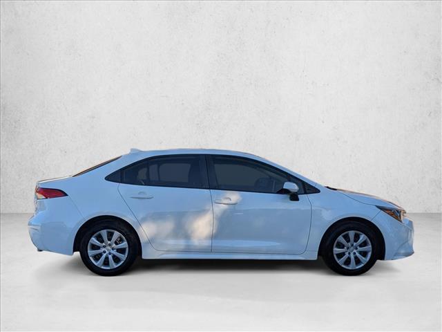 2021 Toyota Corolla LE photo 4