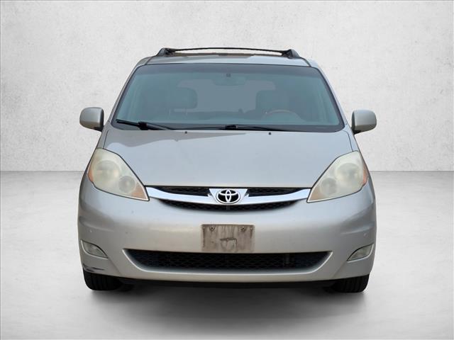 2008 Toyota Sienna XLE Limited photo 2