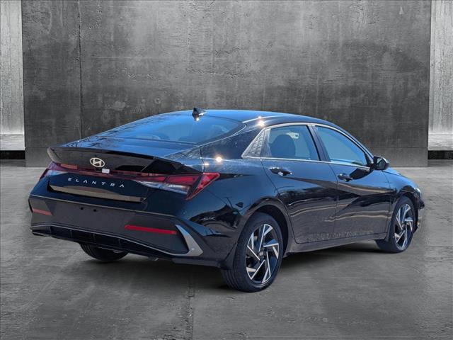 2025 Hyundai Elantra SEL Sport photo 2