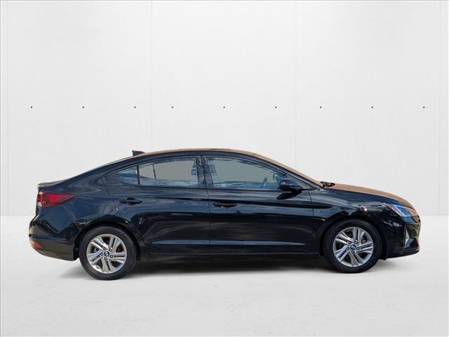 2019 Hyundai Elantra SEL photo 3