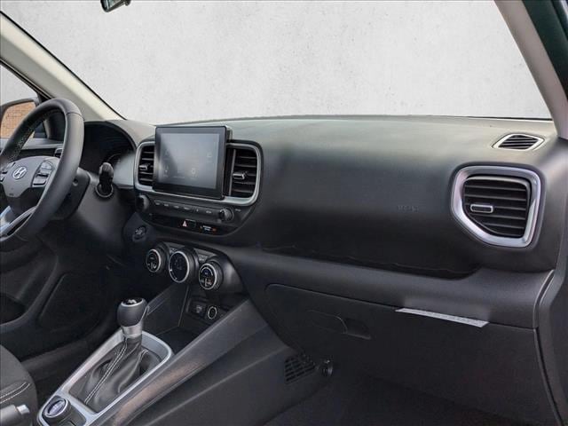 2025 Hyundai Venue SEL - Photo 23