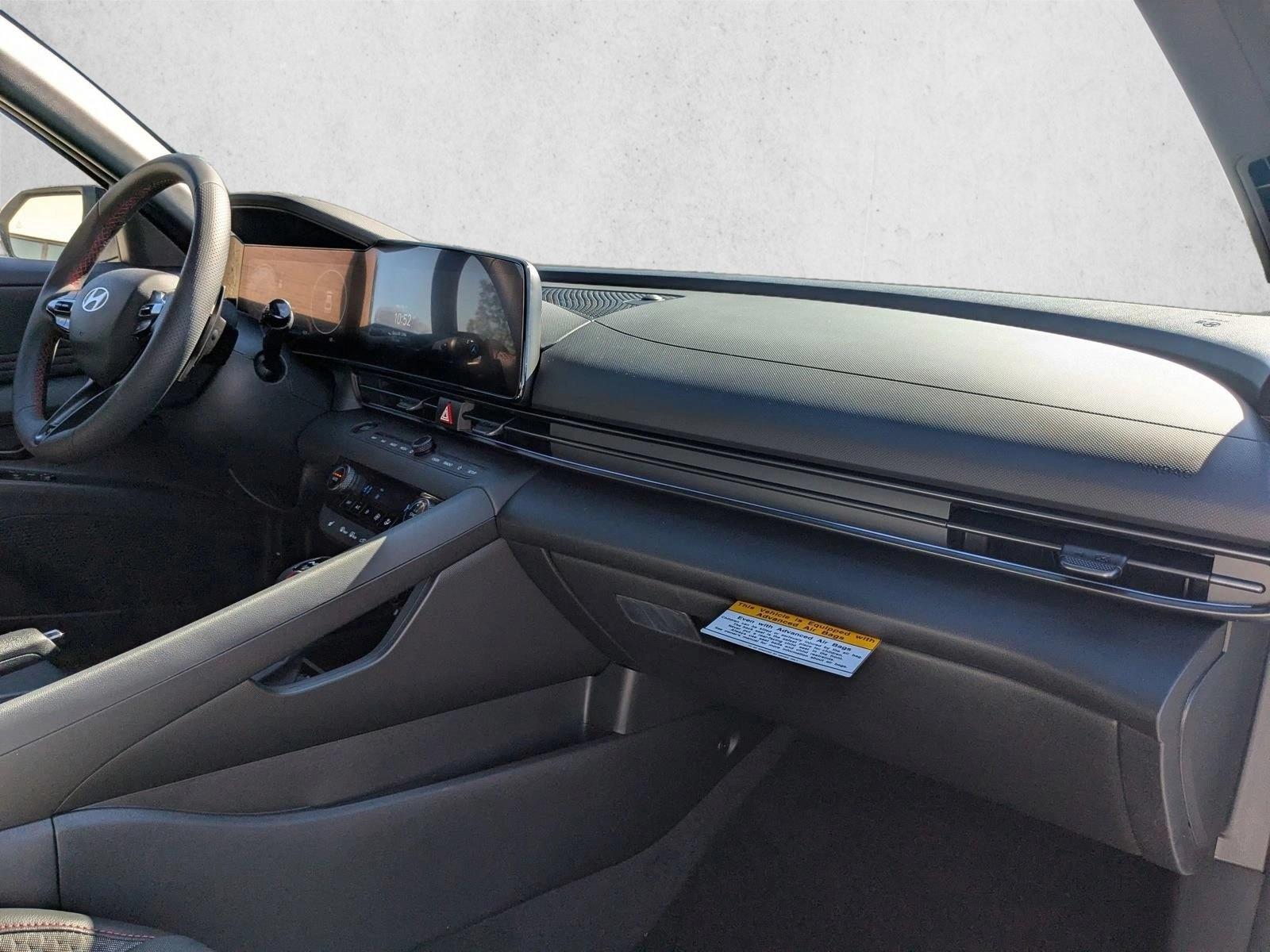 2025 Hyundai Elantra N Line - Photo 23