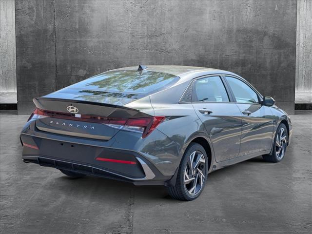 2025 Hyundai Elantra SEL Sport photo 2