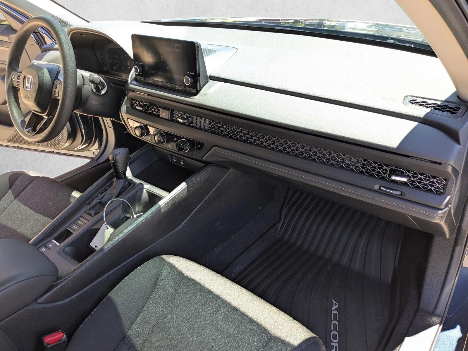 2025 Honda Accord SE - Photo 22